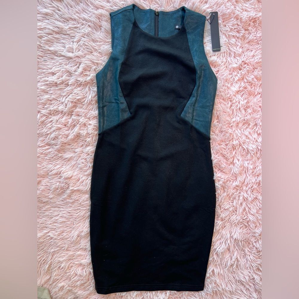 Krisa Black and Dark Green Dress 🖤 NWT 🖤 stretchy 🖤 size XS